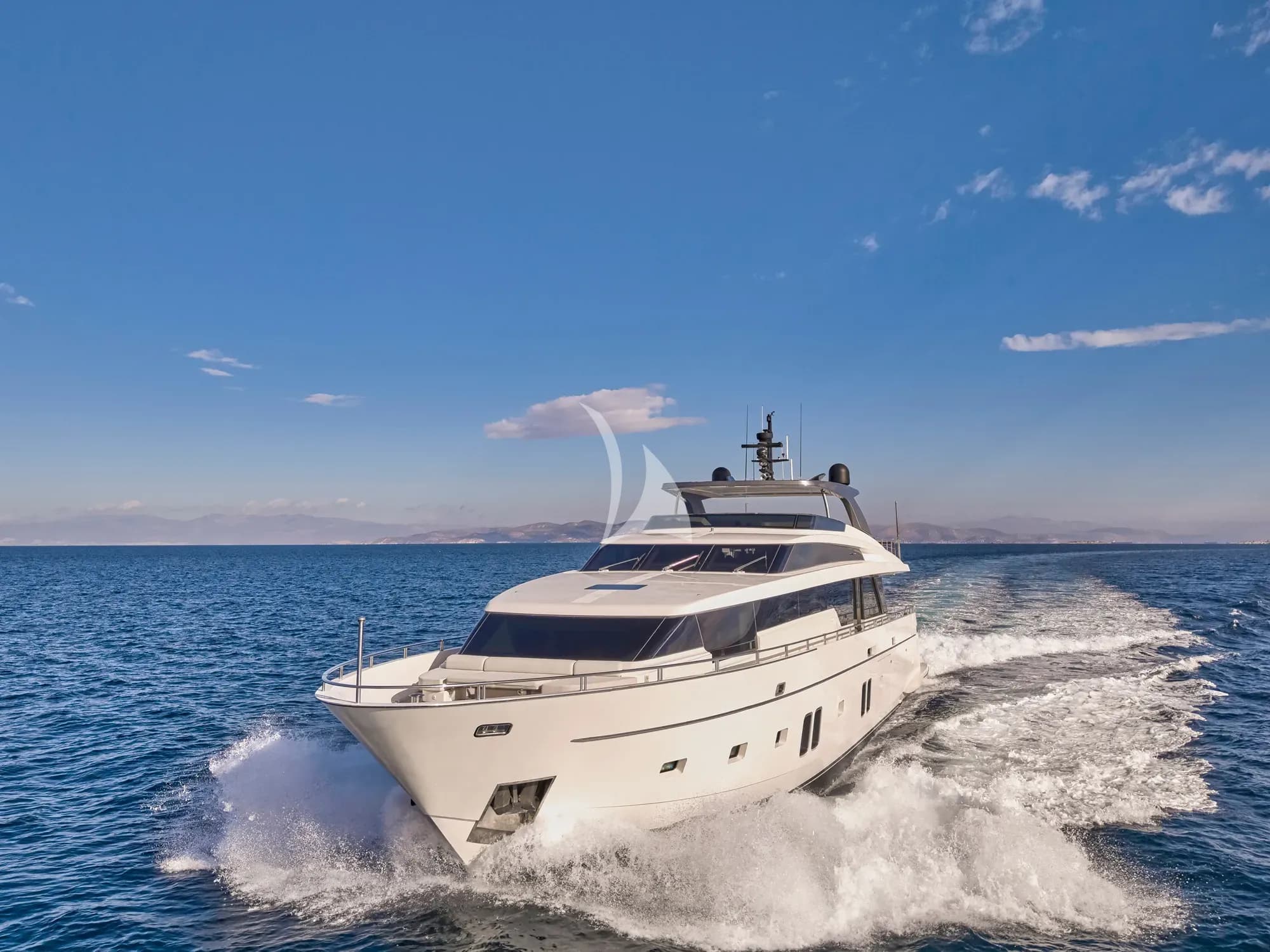 GOLDEN YACHT — photo 2