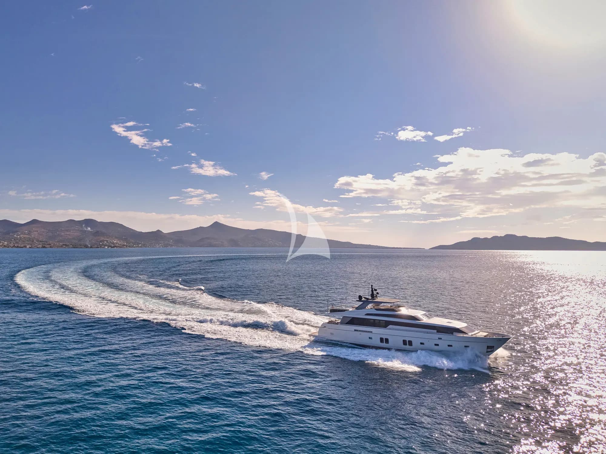 GOLDEN YACHT — photo 3