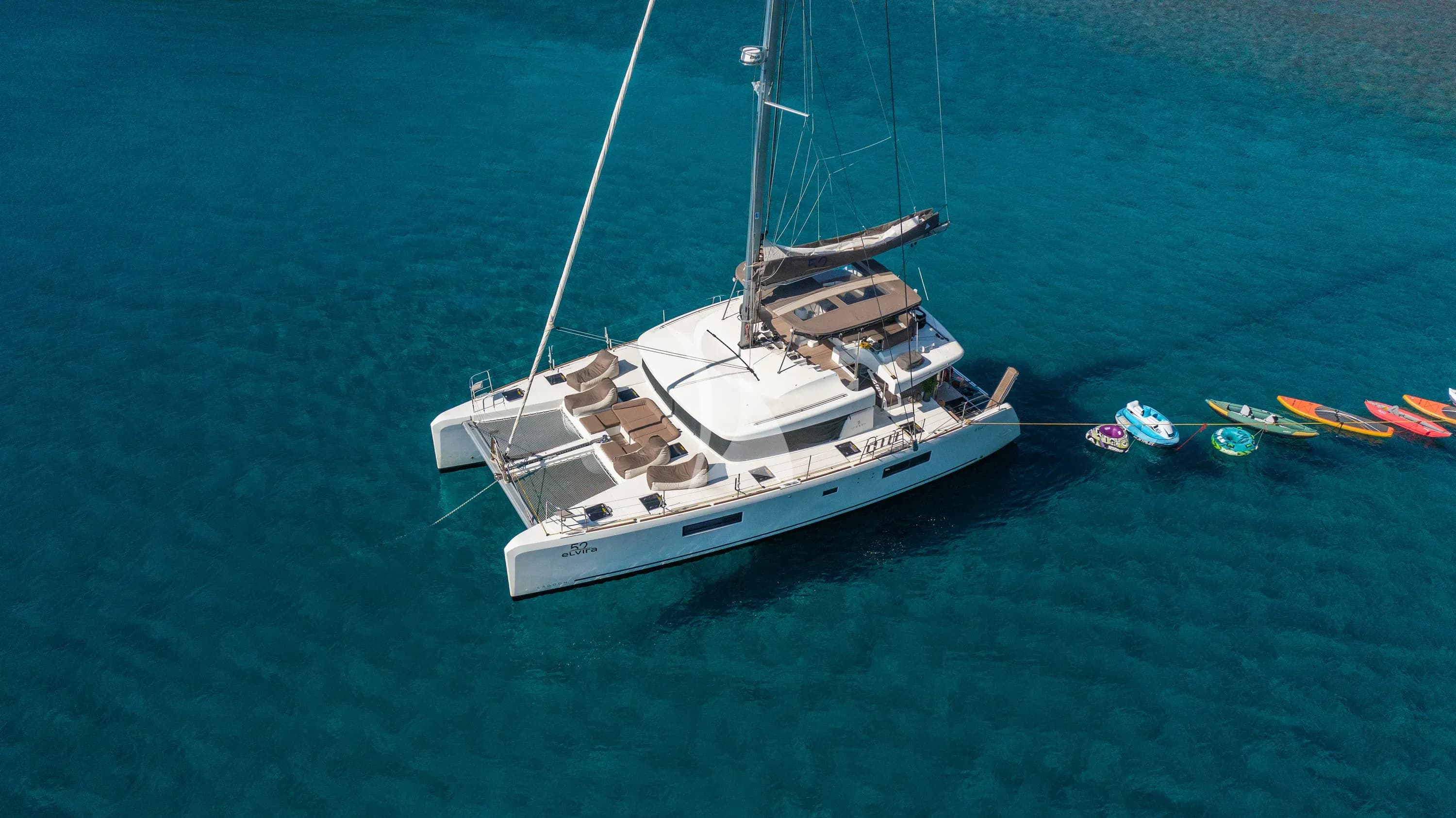 ELVIRA 52 — photo 2