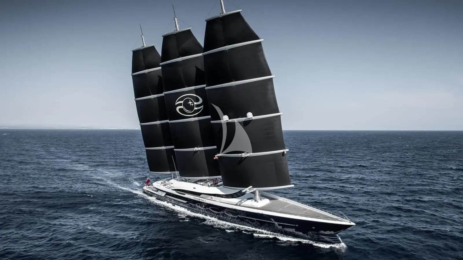 BLACK PEARL — photo 1
