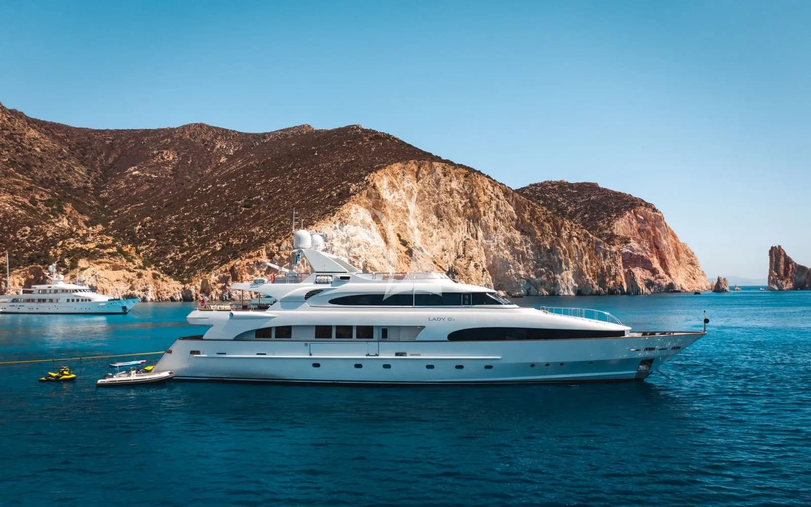 LADY G II — photo 1