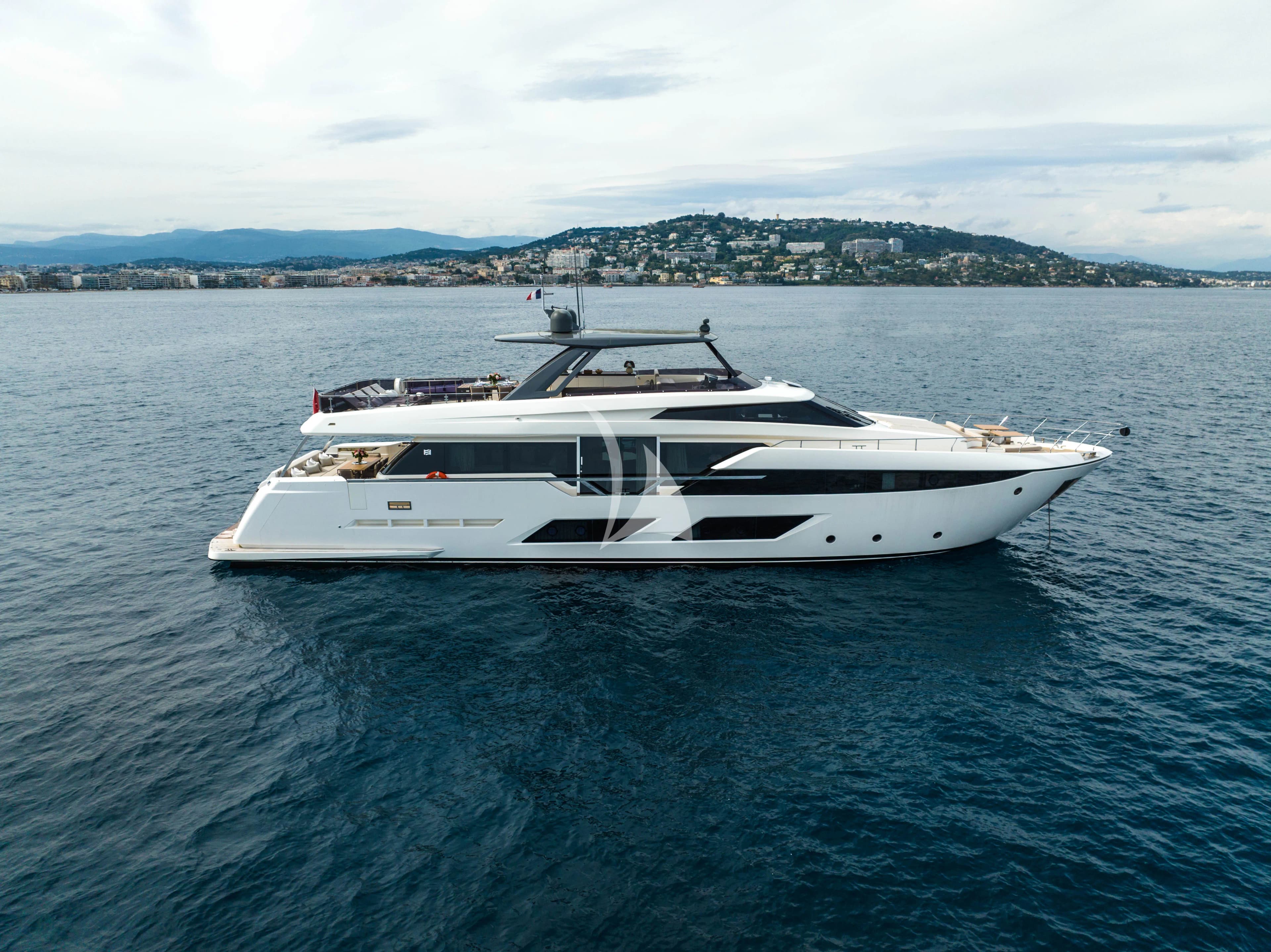ASTONSEA (Ex Nineteen 42) — photo 1